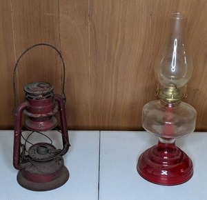 lot 37 image: Antique Dietz Kerosene Lamp and Vintage Hurricane Lamp
