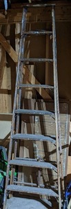 lot 48 image: Wooden A-Frame 10 Painters Ladder