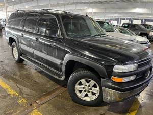 lot 9 image: 2005 Chevrolet Suburban LT 4x4