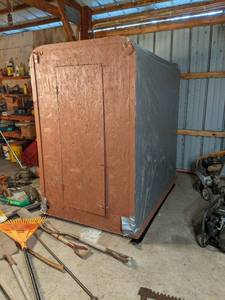 lot 10 image: 457372.5 Collapsible fish ho...