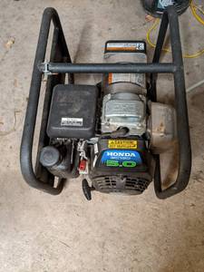 lot 12 image: Honda GC160 5.0 generator. Has comp...