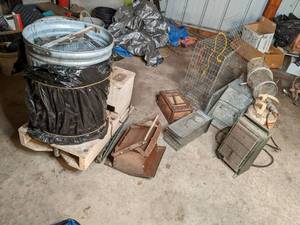 lot 41 image: Several live traps, vintage propane...