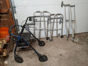 lot 59 image: Mobility walker, 2 standard walkers...