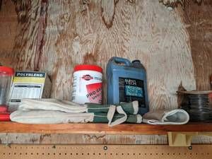 lot 60 image: Large garage lot, includes contents...
