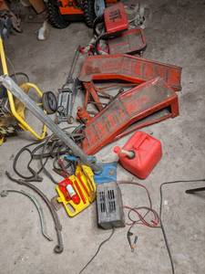 lot 36 image: Automotive lot including car ramps,...