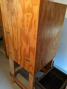 lot 240 image: Wood cabinet with hinged door 26 x ...