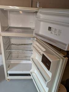 lot 246 image: Whirlpool refrigerator and freezer ...