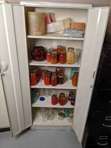 lot 254 image: Vintage metal.cabinet 2 feet wide 5...