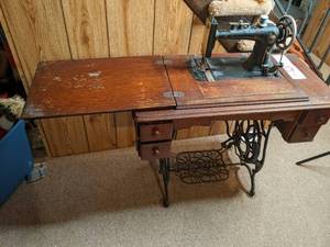 lot 9 image: Antique Kenwood sewing machine and ...