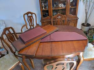 lot 144 image: 604230 Dining room table tha...
