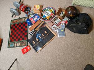 lot 208 image: Entertainment lot including vintage...