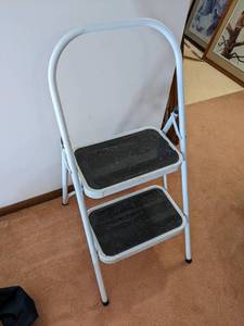 lot 122 image: 2 step step-stool...
