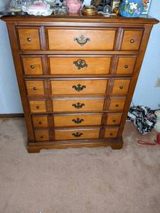 lot 160 image: Dresser 341945 plus contents...