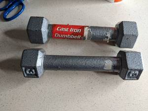 lot 138 image: Set of 3lb cast iron dumbbells...