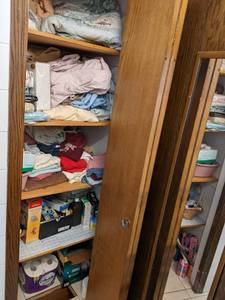 lot 184 image: Closet full of linens...