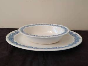 lot 18 image: Two Wedgwood Queensware Pieces