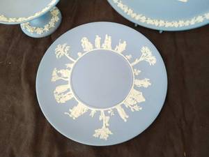 lot 28 image: Wedgwood Jasperware Set