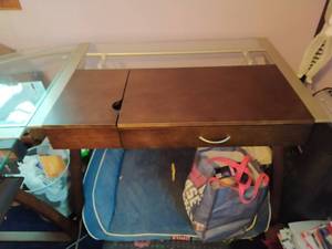 lot 282 image: L Shape Desk With Footrest
