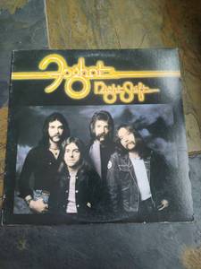 lot 112 image: Foghat