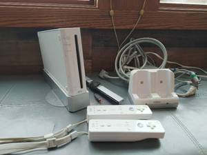 lot 187 image: Nintendo Wii Box
