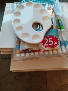 lot 239 image: Art Supplies
