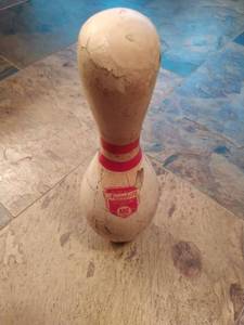 lot 415 image: Bowling Pin