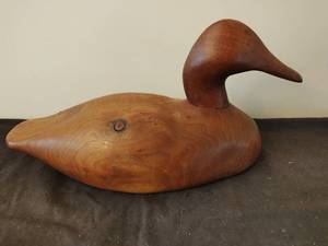lot 85 image: Duck Decoy