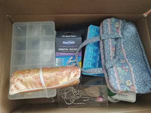 lot 250 image: Collection of Bathroom Dcor and Supplies