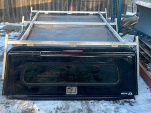 lot 7 image: A.R.E. Contractor Truck Topper