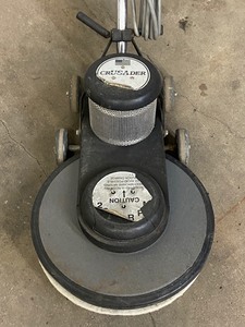 lot 21 image: Crusader I-967 Commercial Polisher  Buffer