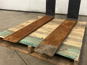 lot 11 image: Pair Of Heavy Duty 8 x 48 Pallet Forks