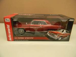 AMERICAN MUSCLE 118 SCALE AUTO WORLD LIMITED EDITION 1 of 1002 - 1962 PONTIAC GRAND PRIX - NEW IN BOX - FANTASTIC PIECE - SEE PICTURES