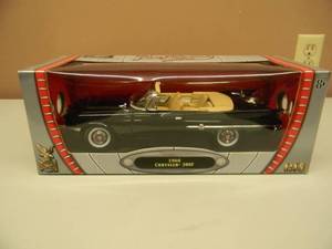 ROAD SIGNATURE 118 SCALE - 1960 CHRYSLER 300F CONVERTIBLE - NEW IN BOX - AWESOME VERY COOL PIECE - SEE PICTURES