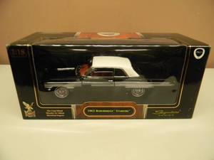 ROAD SIGNATURE 118 SCALE - 1962 OLDSMOBILE STARFIRE - NEW IN BOX - AWESOME VERY COOL PIECE - SEE PICTURES