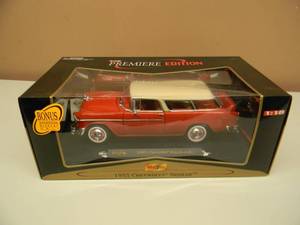MAISTO 118 SCALE PREMIERE EDITION 1955 CHEVROLET NOMAD BONUS SHOWROOM DISPLAY UNIT - NEW IN BOX - AWESOME PIECE - SEE PICTURES