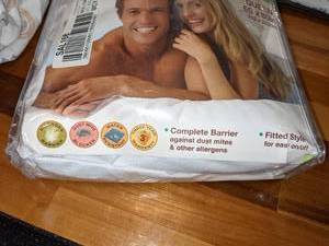 lot 109 image: Allergy Blocker Fitted Mattress Protector, Queen