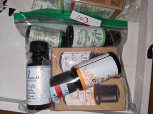 lot 103 image: Set of 6 Ellia Essential Oils .5 oz.