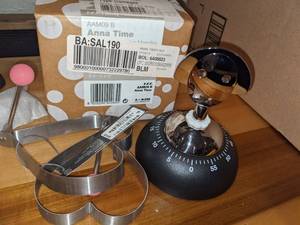 lot 82 image: Mixed Lot of Fun Kitchen Items