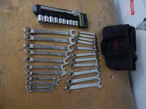 11-Piece SAE Wrench Set 14-18. Metric 11 Piece 9mm-19mm Wenches & Metric Set With Ratchet