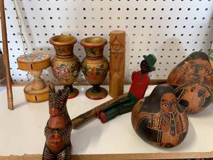 lot 10 image: Vintage Wood Toys & Carved Items