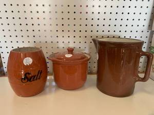 lot 12 image: Lot of Vintage Pottery