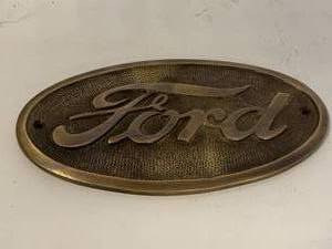 lot 19 image: Heavy Brass Ford Plaques 6  Long