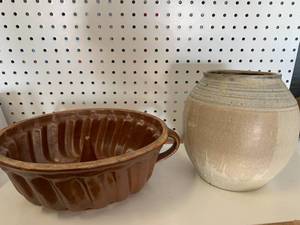 lot 23 image: Signed Pottery Vase & Pottery Cake Pan
