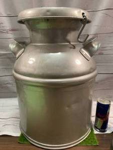 lot 33 image: Vintage Atlantic Cream Can Approx 18 Tall