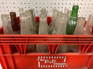 lot 41 image: Vintage Pop Shoppe Soda Crate & Bottles