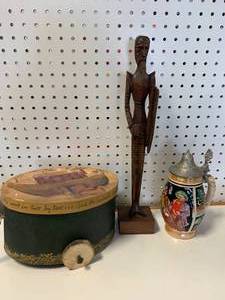 lot 46 image: Noahs Ark Box, Wood Knight, Antique Stein