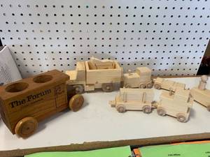 lot 47 image: Wood Vehicles