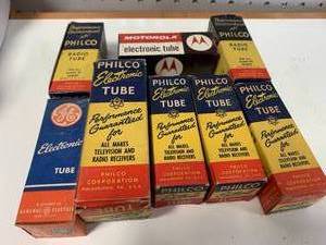 lot 53 image: Lot of Vintage Radio Tubes