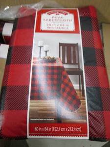 box of 8 holiday time peva table cl...