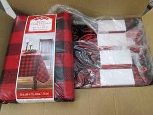 box of 8 holiday time peva table cl...